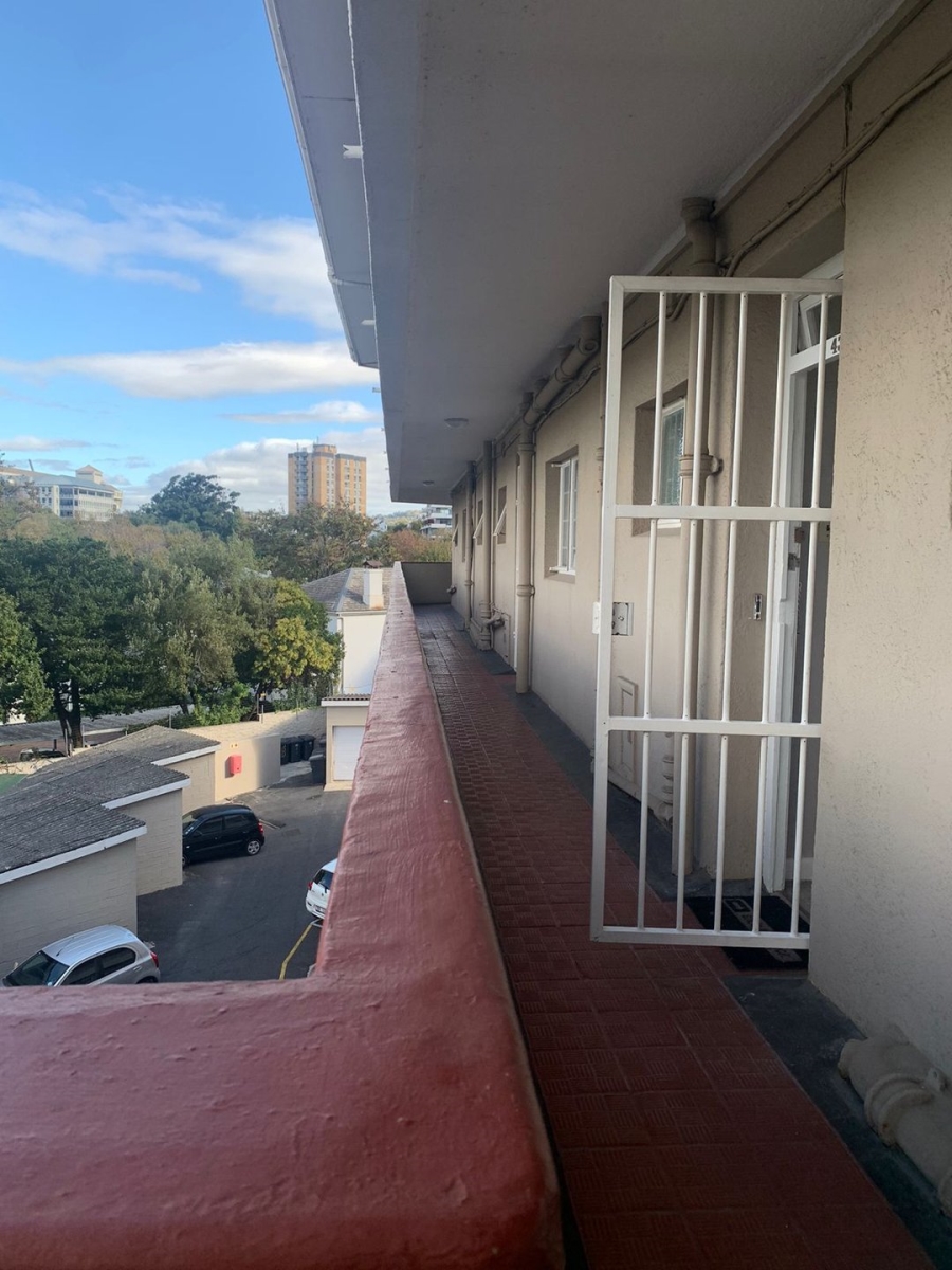 To Let 1 Bedroom Property for Rent in Rondebosch East Western Cape